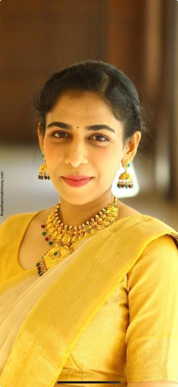 Dr S நிவேதா